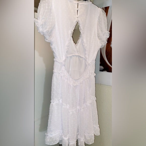 White Dress with back cutout - Picture 3 of 5